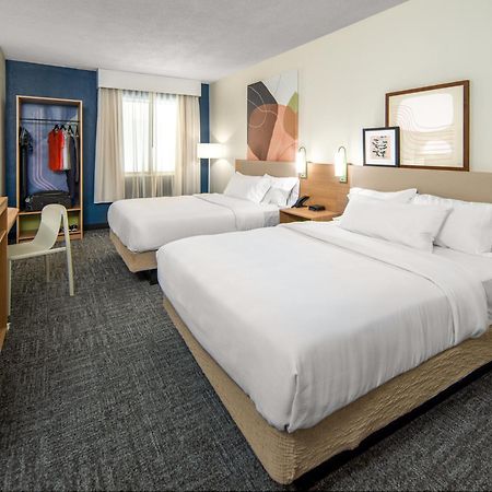 Spark By Hilton Hershey Near The Park Exterior photo