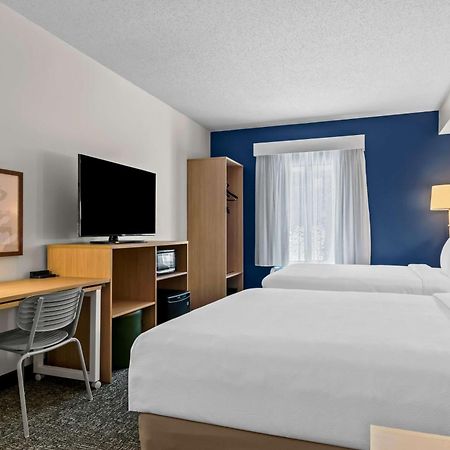 Spark By Hilton Hershey Near The Park Exterior photo