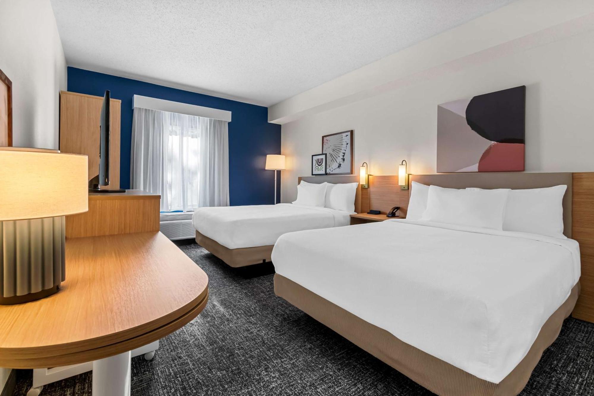 Spark By Hilton Hershey Near The Park Exterior photo